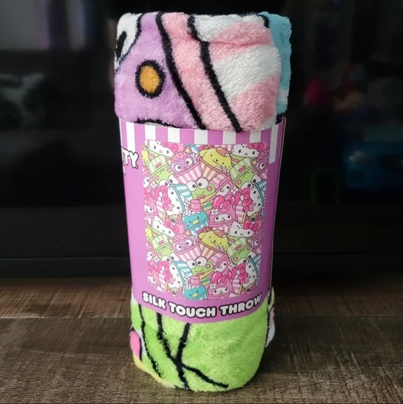 (5) Sanrio Blankets Bundle